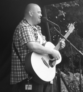 Pod Cousins performing in Bootle, July 2016. Photograph by Ian D. Hall. 